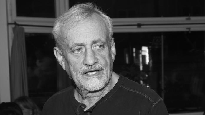 Dojemné loučení s Richardem Tesaříkem (†80). Slzy v očích měli i drsní rockeři