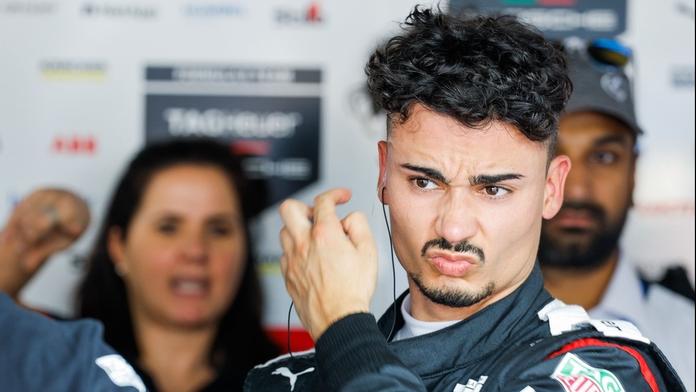 Hororové záběry. Bývalý jezdec F1 ošklivě havaroval během tréninku