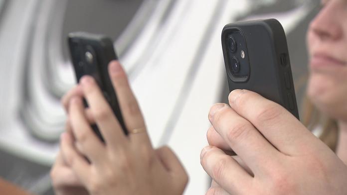 Lidé na telefonu