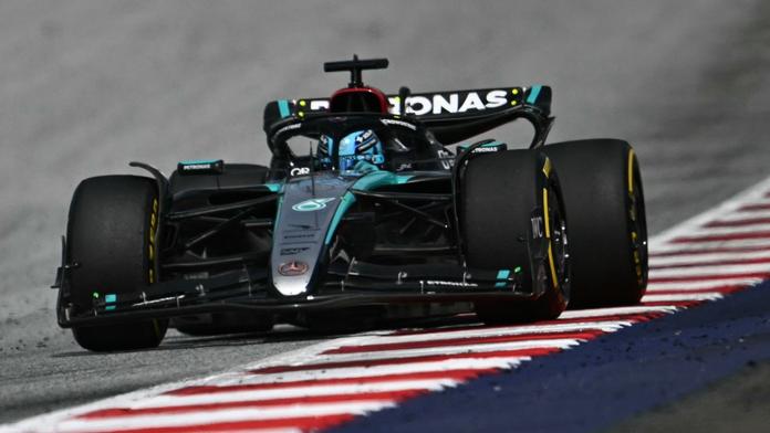 Tréninkům v Nizozemsku kralovali Britové. Hamilton skončil dvakrát třetí