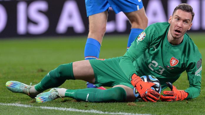 Brankář Pavlenka by mohl posílit soupeře Plzně i Slavie