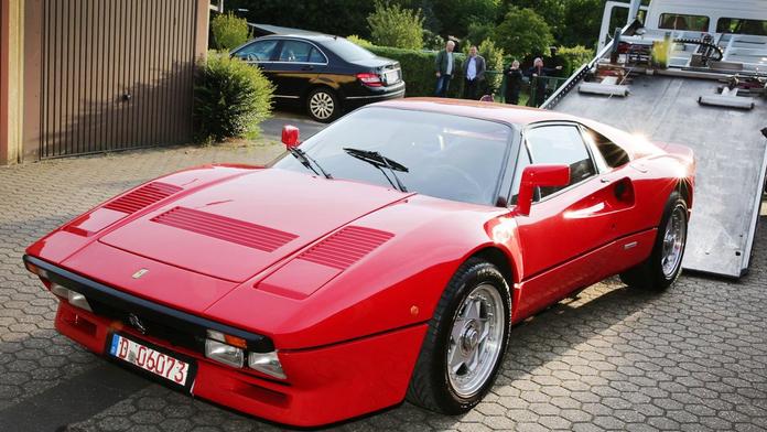 Při zkušební jízdě ukradl Ferrari za 50 milionů. Auto našli, zloděje ne!