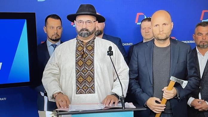 Policie obvinila Slováka, který na videu mluvil proti Ficovi a mával valaškou