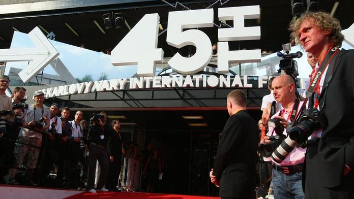 V Karlových Varech oficiálně začal 45. ročník mezinárodního filmového festivalu