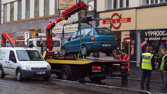 Novinky při čištění ulic: Odtažené auto musí vrátit na původní místo
