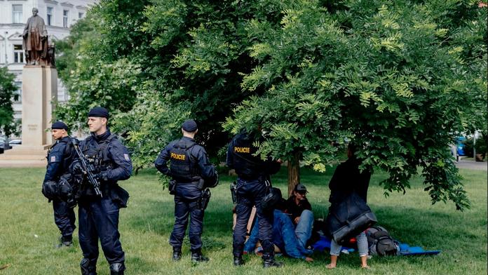Policejní kontroly před pražským hlavním nádražím