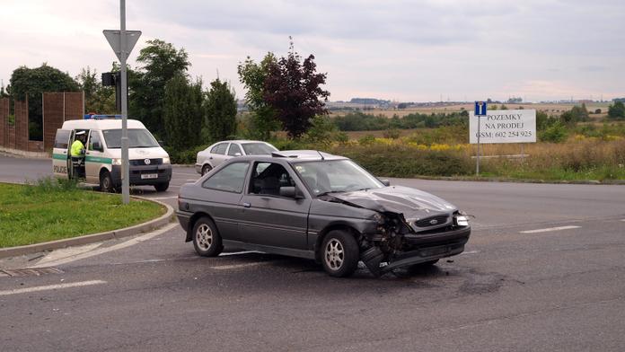 Řidič auta srazil OPILÉHO CHODCE!