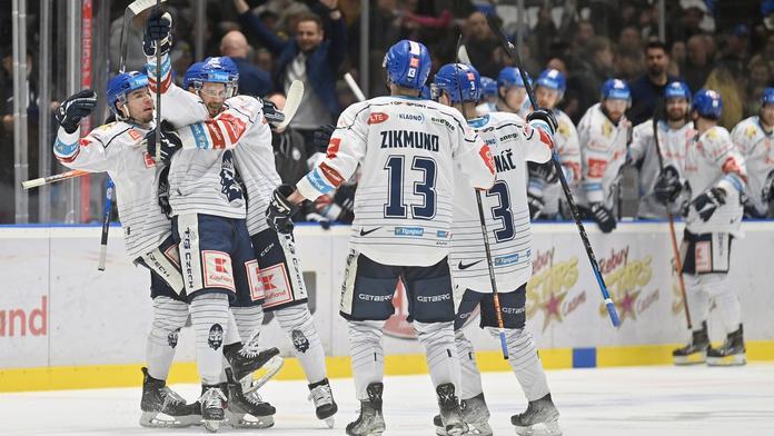 Zlínu se sen o návratu do extraligy rozplývá. Kladno mu nasázelo 7 branek