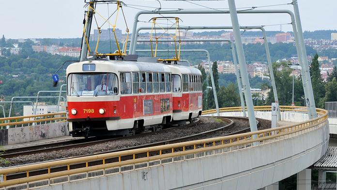 Praha chce zrušit smlouvu na reklamu v MHD. Prodělává 50 milionů