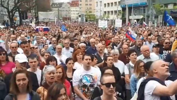 Další protest: Za slušné Slovensko demonstrovalo 30 tisíc lidí