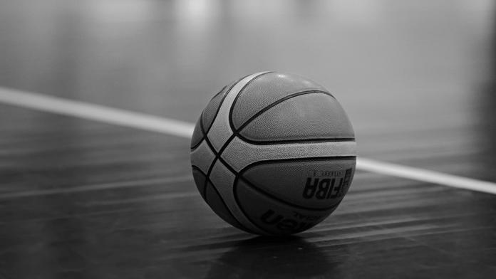 basketbalový míč - ilustrační foto