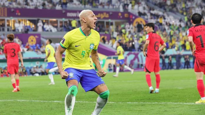 Richarlison se po postupu setkal se svým idolem. Učil Ronalda "holubí taneček"