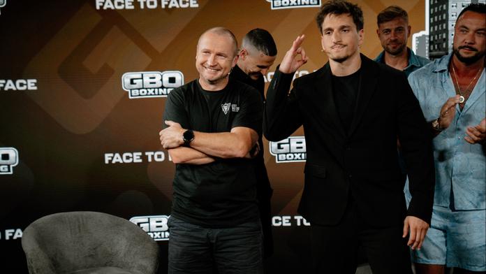 Boxerská show v Praze. Ducár s Cvernou jdou do války, Konečný poslal soupeři drsný vzkaz