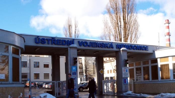 Střelba v nemocnici ve Střešovicích! Zemřel tam muž (75)