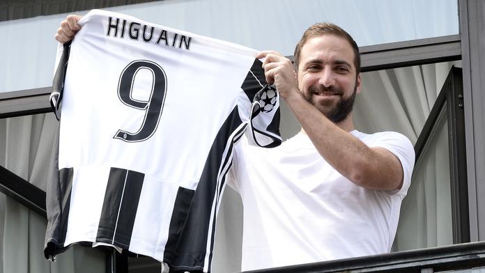 Přestup, ale za jakou cenu?! Higuaín si znepřátelil celou Neapol!