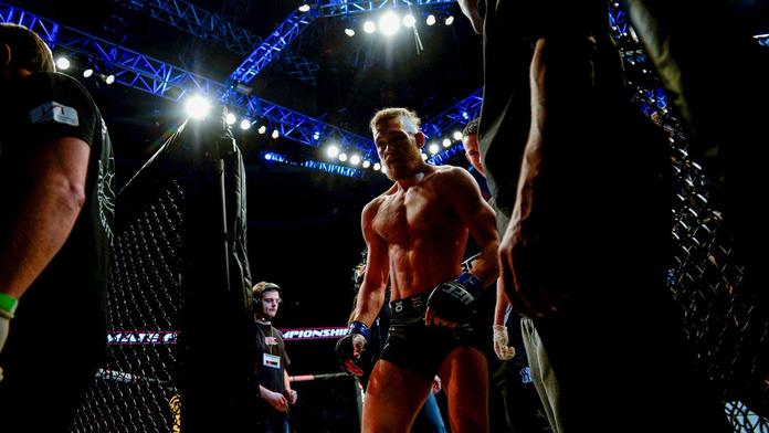 VIDEO: Tři roky v UFC! Jak vypadal debut bouřliváka McGregora?