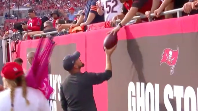 Brady musel "žebrat". Fanoušek legendě NFL relikvii vrátil a nelitoval