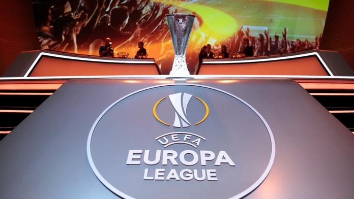 Pecka v Evropské lize. Ve vyřazovací části se střetnou Barca a United