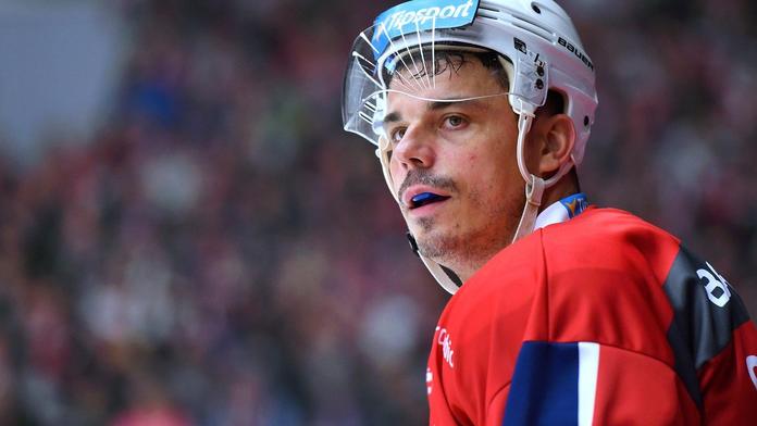 Pardubice se loučí s legendou! Brusle na hřebík věší Petr Sýkora