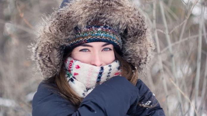 Nejdřív déšť a silný vítr, pak přijdou mrazy. Teploty klesnou až o 15 °C