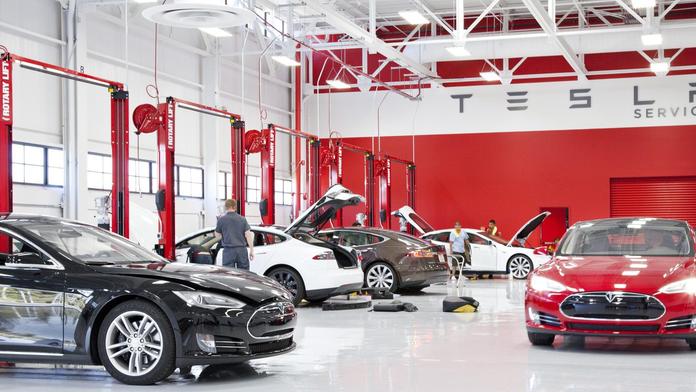 11 tisíc elektromobilů musí nutně do servisu