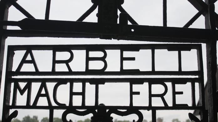 Němci chtěli žadatele o azyl ubytovat v koncentráku Dachau