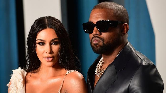 Modré vlasy a tetování na obličeji. Takhle vypadá 12letá dcera Kim Kardashian