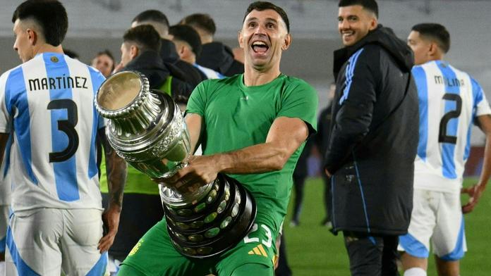 Brankář Argentiny to za své chování schytal. FIFA mu udělila trest
