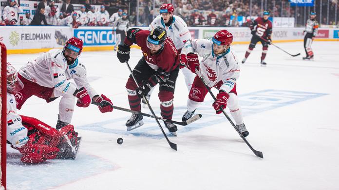 Extraliga zná čtvrtfinálové dvojice. Sparta může ukončit třineckou sérii