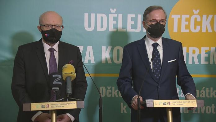 Nouzový stav a opatření se musí ještě prodloužit, naléhají na vládu odborníci