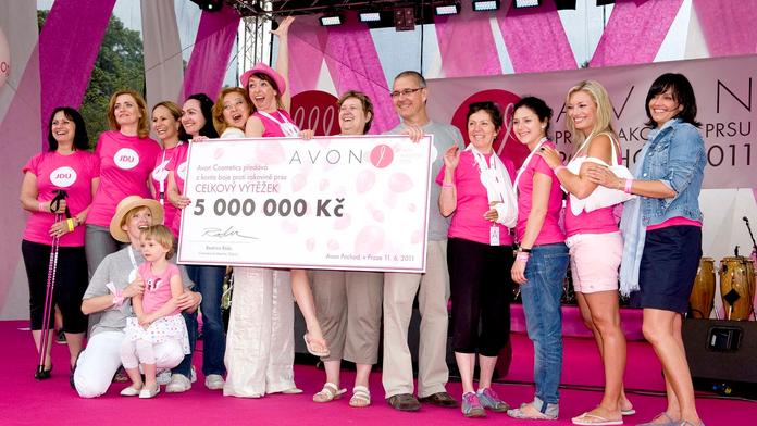POCHOD PROTI RAKOVINĚ PRSU! Ambasadorkami TV Nova Lucie Borhyová a Tereza Brodská