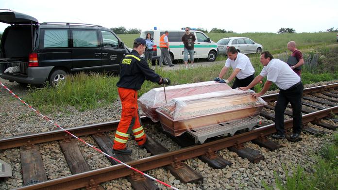 Tragická neděle: Pod koly vlaků zemřeli čtyři lidé!