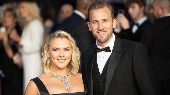 Fotbalista Kane opět skóroval. S manželkou Katie čeká další dítě