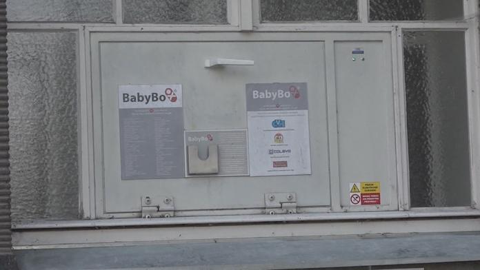V polském babyboxu našli předčasně narozené miminko. Je ve vážném stavu