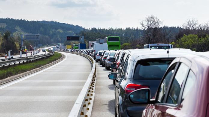 D1 blokovaly dvě nehody, řidiči trčí v kilometrových kolonách!