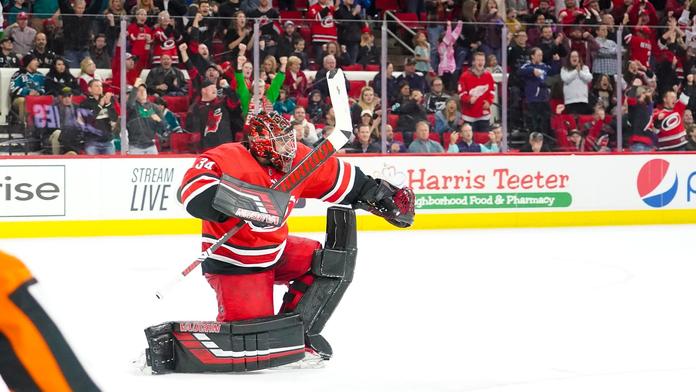 Noc českých gólmanů v NHL! Výhru vychytali Francouz, Mrázek i Rittich