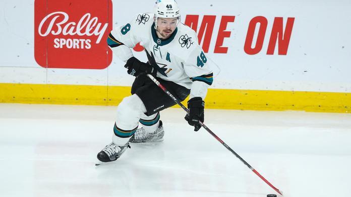 Hertl nastartoval Sharks k vítězství. Čeští gólmani výhry nevychytali