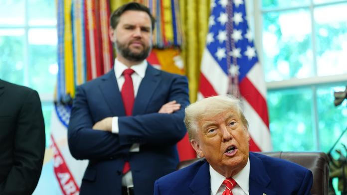 J. D. Vance a Donald Trump, 8. 5. 2025