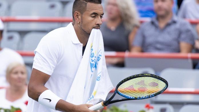 Kyrgios se zhádal s rozhodčím kvůli ručníku, pak vyškolil soupeře