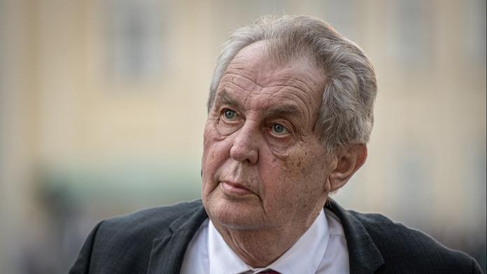 Prezident Zeman podpořil povinné očkování. "Je to jediná cesta," uvedl