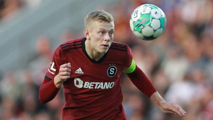 Dobrá zpráva pro Spartu. Panák na Letné prodloužil smlouvu