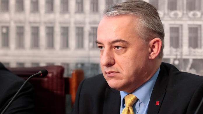 Testování po třetí dávce je zbytečné, prohlásil šéf odborů Středula