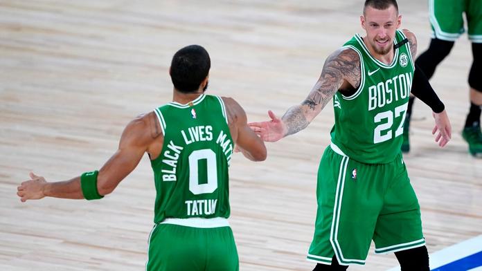 Boston vyzrál na mistrovské Toronto, Memphis po restartu konečně vyhrál