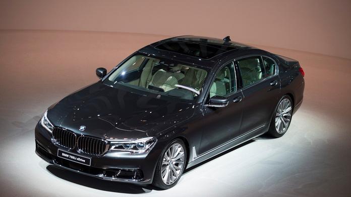 Ministři přesednou do luxusních BMW. Jakou budou mít výbavičku?