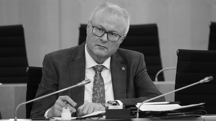 Tragédie v Německu! Ministr financí Hesenska se zabil kvůli strachu z krize