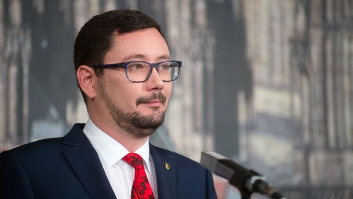 Proč Ovčáček tajil svatbu i přátelům? Je tam milion důvodů, tvrdí psychologové