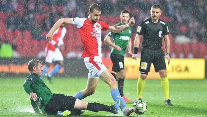 Slavia je bod od titulu! Drama s Jabloncem rozhodl v závěru Souček