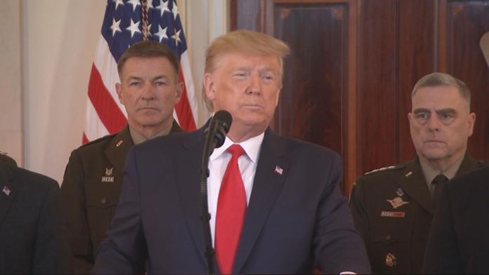 Donald Trump chce po útoku Íránu zavést nové ekonomické sankce