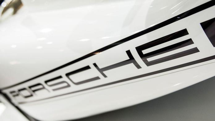 Porsche se namočilo do podvodů. Tisíce aut musí do servisu