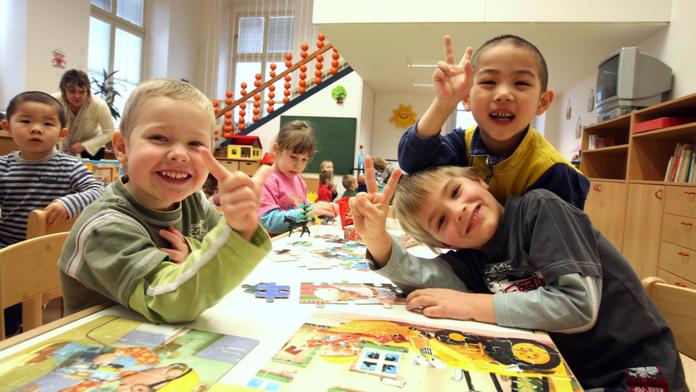 Studie: Dostat dítě do školky může být od září problém. Silné ročníky doplní uprchlíci